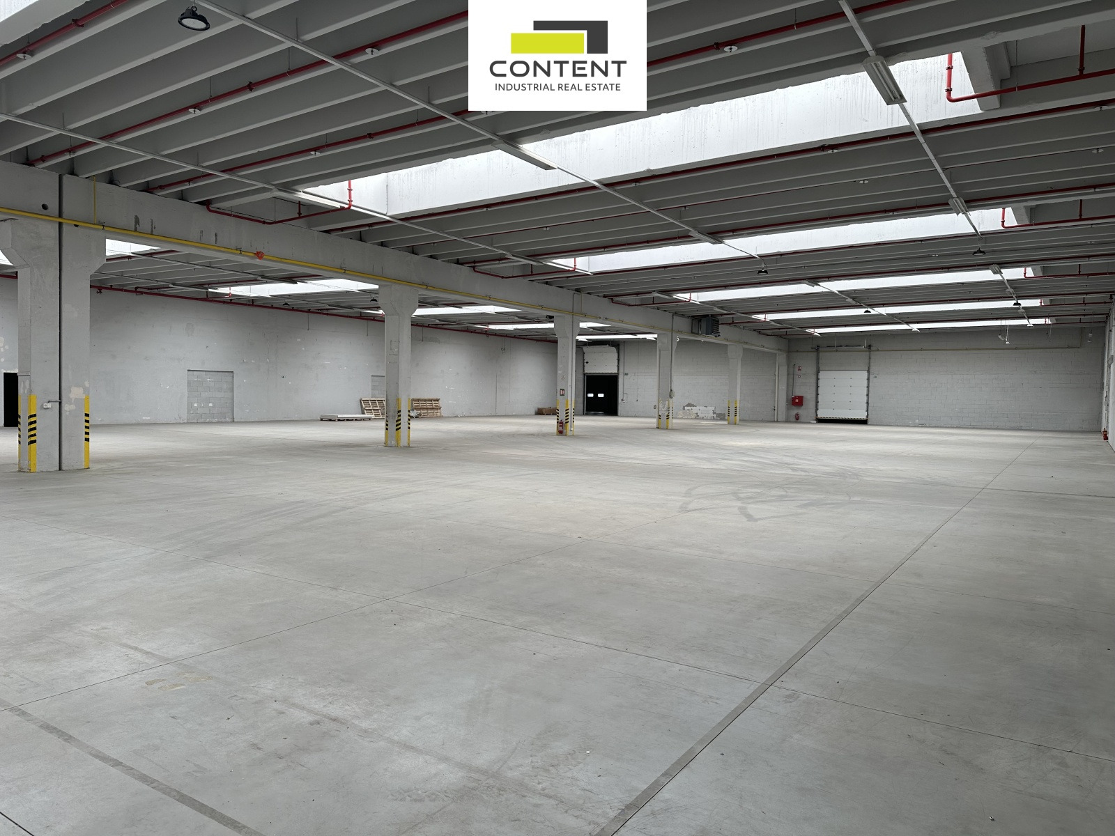 Pronájem skladu, výrobních prostor 4.000 m², Říčany u Prahy