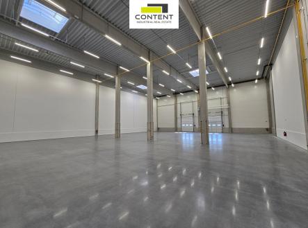 Pronájem skladu, 816 m² obrázek