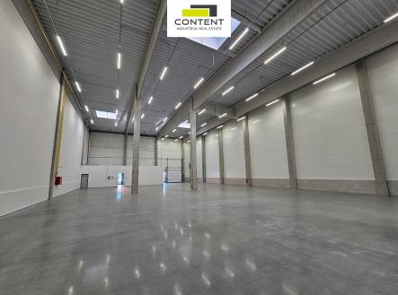 Pronájem skladu, 816 m²