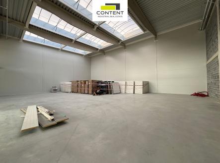 Pronájem skladovací prostor, 737 m²