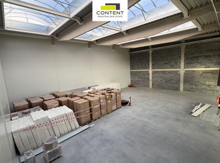 Pronájem skladovací prostor, 737 m²