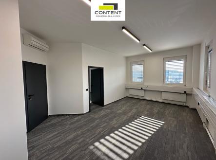 Pronájem kanceláře, 459 m²