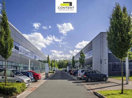 Pronájem obchodní prostor, 935 m²