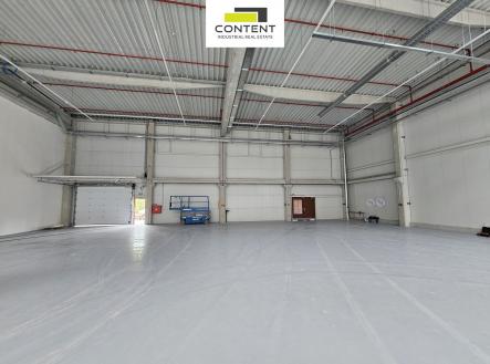 Pronájem skladu, 594 m²