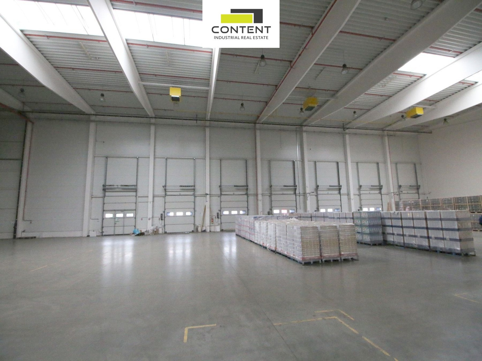 Pronájem skladu, výrobních prostor 23.569 m², Všechromy, D1