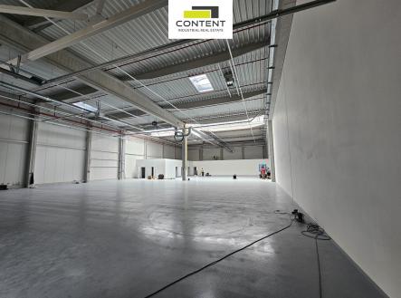 Pronájem skladu, 3 500 m²