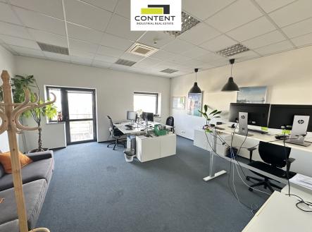 Pronájem kanceláře, 467 m²