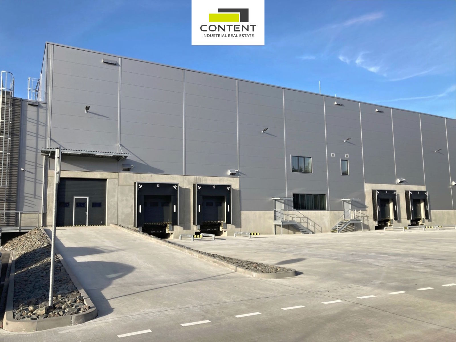 Pronájem skladu, výrobních prostor 2662 m², Jičín