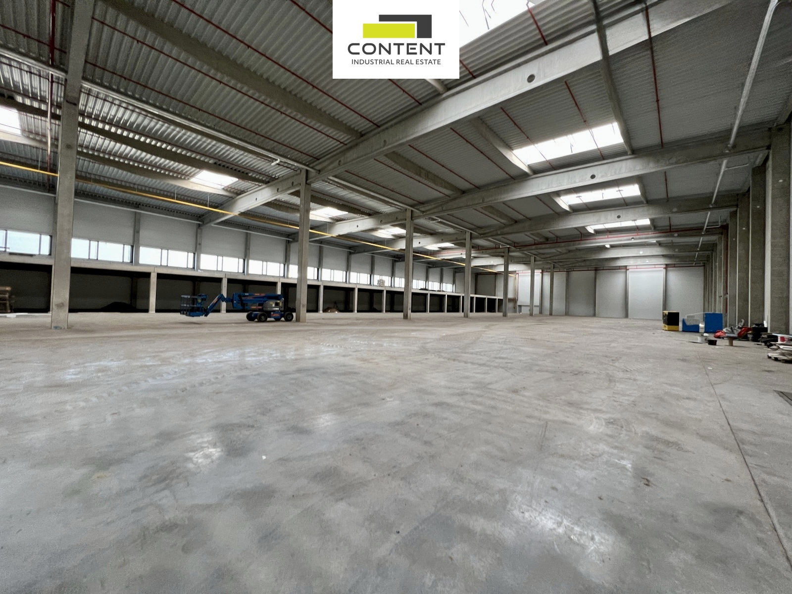 Pronájem skladu, výrobních prostor 23.000 m², Hustopeče, D2