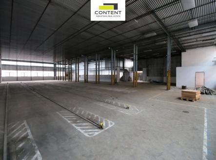 Pronájem skladu, 1 600 m²
