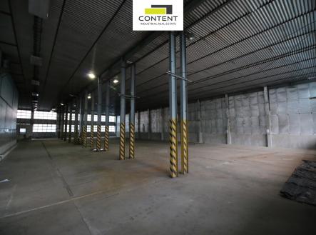Pronájem skladu, 1 600 m²
