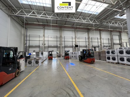 Pronájem skladu, 7 600 m²
