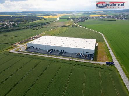 Pronájem - skladovací prostor, 10 500 m²