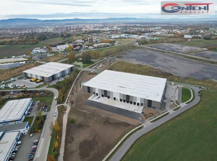 Pronájem - skladovací prostor, 10 000 m²