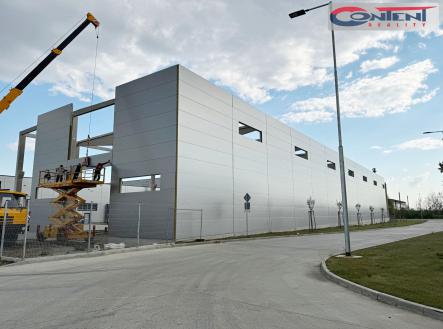 Pronájem - skladovací prostor, 2 000 m²