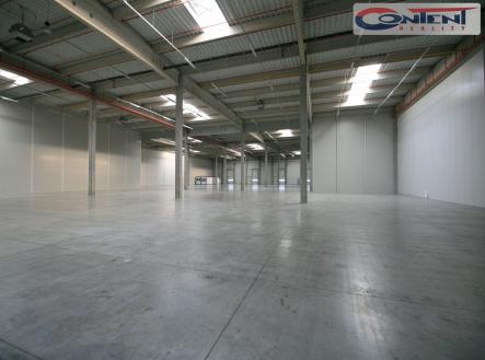 Pronájem - skladovací prostor, 7 410 m²