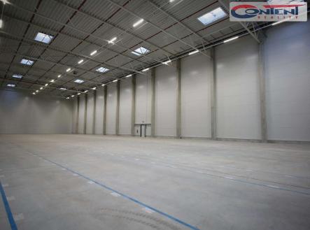 Pronájem - skladovací prostor, 8 000 m²