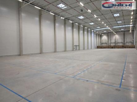 Pronájem - skladovací prostor, 8 000 m²