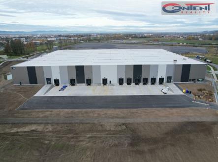 Pronájem - skladovací prostor, 4 500 m²