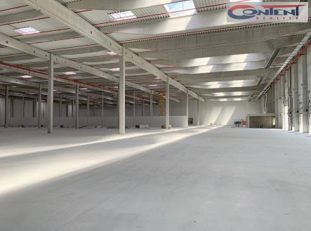 Pronájem - skladovací prostor, 3 500 m²