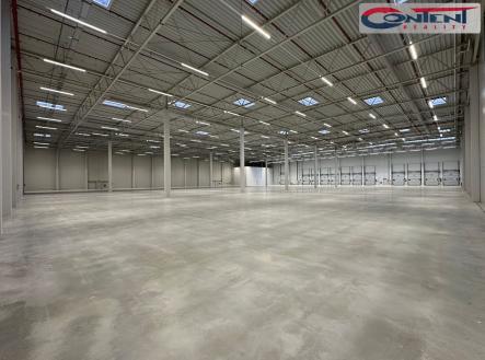 Pronájem - skladovací prostor, 8 000 m²