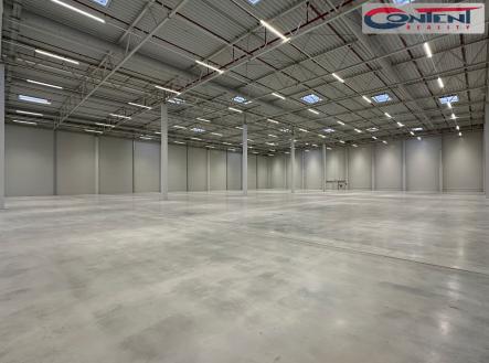 Pronájem - skladovací prostor, 8 000 m²