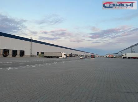 Pronájem - skladovací prostor, 13 751 m²