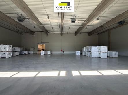 Pronájem skladovací prostor, 875 m²