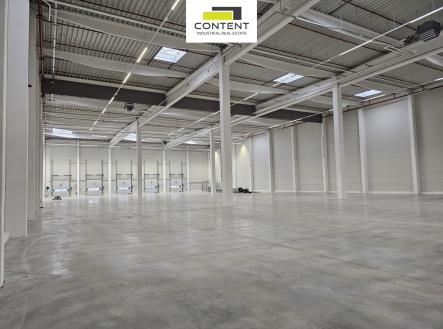 Pronájem skladu, 2 600 m²