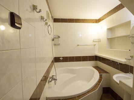 Pronájem bytu, 3+kk, 83 m²