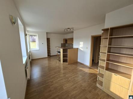Pronájem bytu, 1+kk, 33 m²