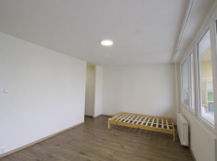Pronájem bytu, 1+kk, 31 m²