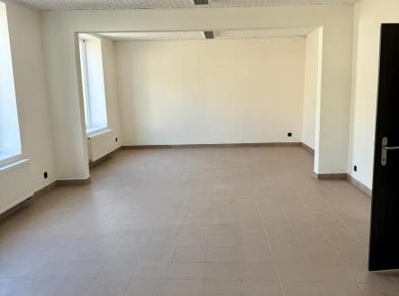 Pronájem - obchodní prostor, 95 m²