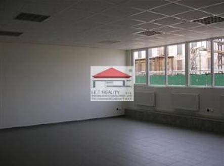 Pronájem - komerční objekt, výroba, 870 m²