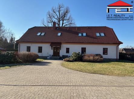 Pronájem - dům/vila, 610 m²