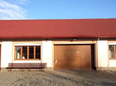 Pronájem - obchodní prostor, 610 m²