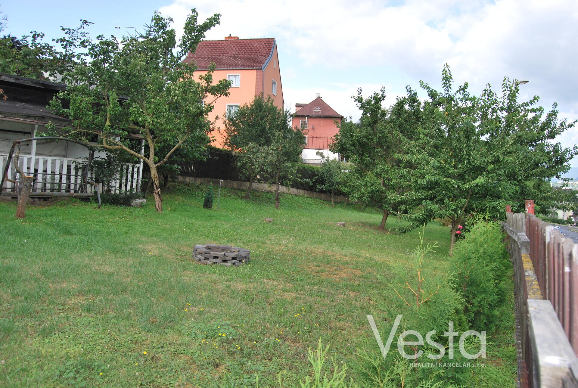 Pozemky o výměře 1 942 m2 pro výstavbu rodinného domu v Ústí nad Labem