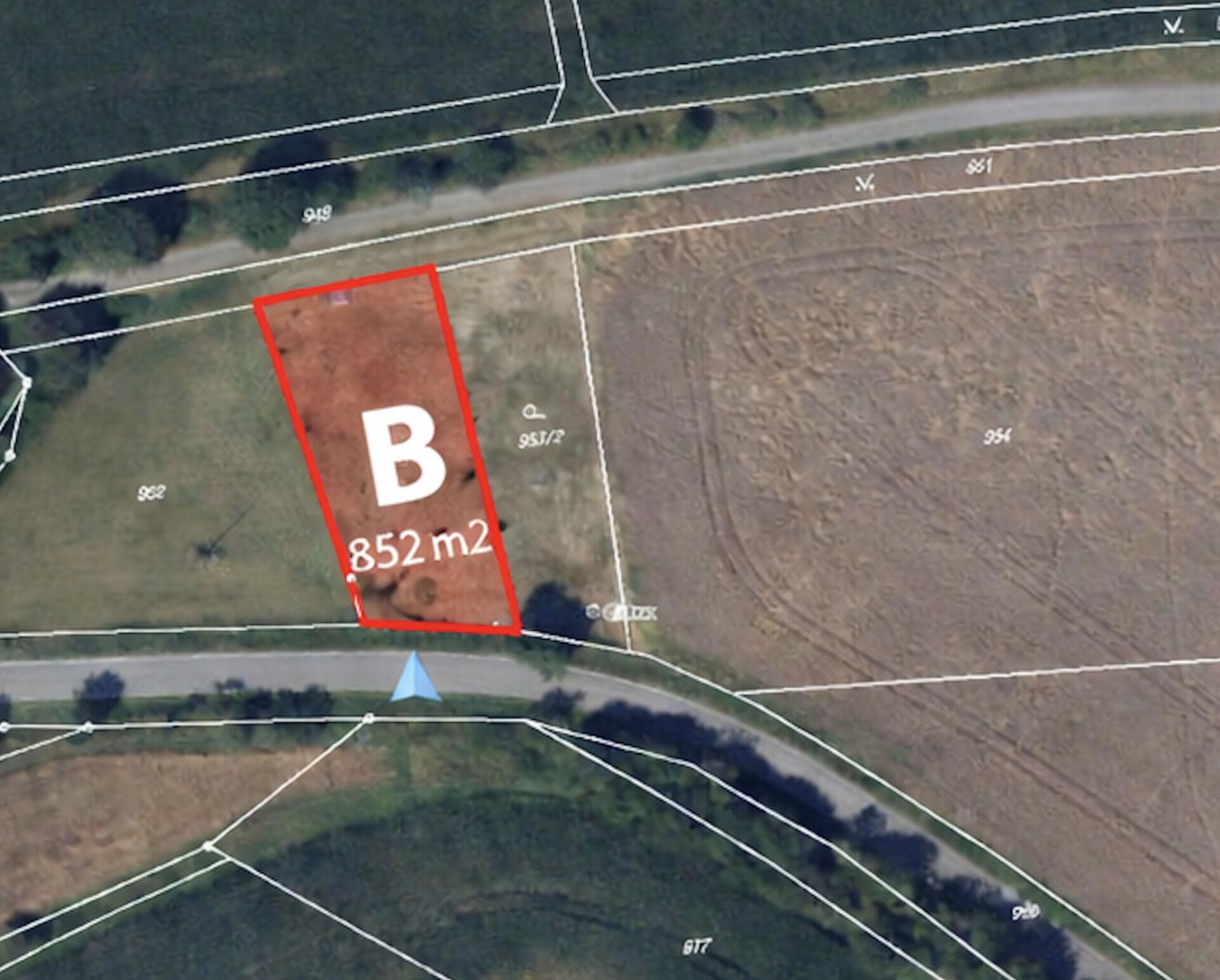 Pozemek B - 852 m²