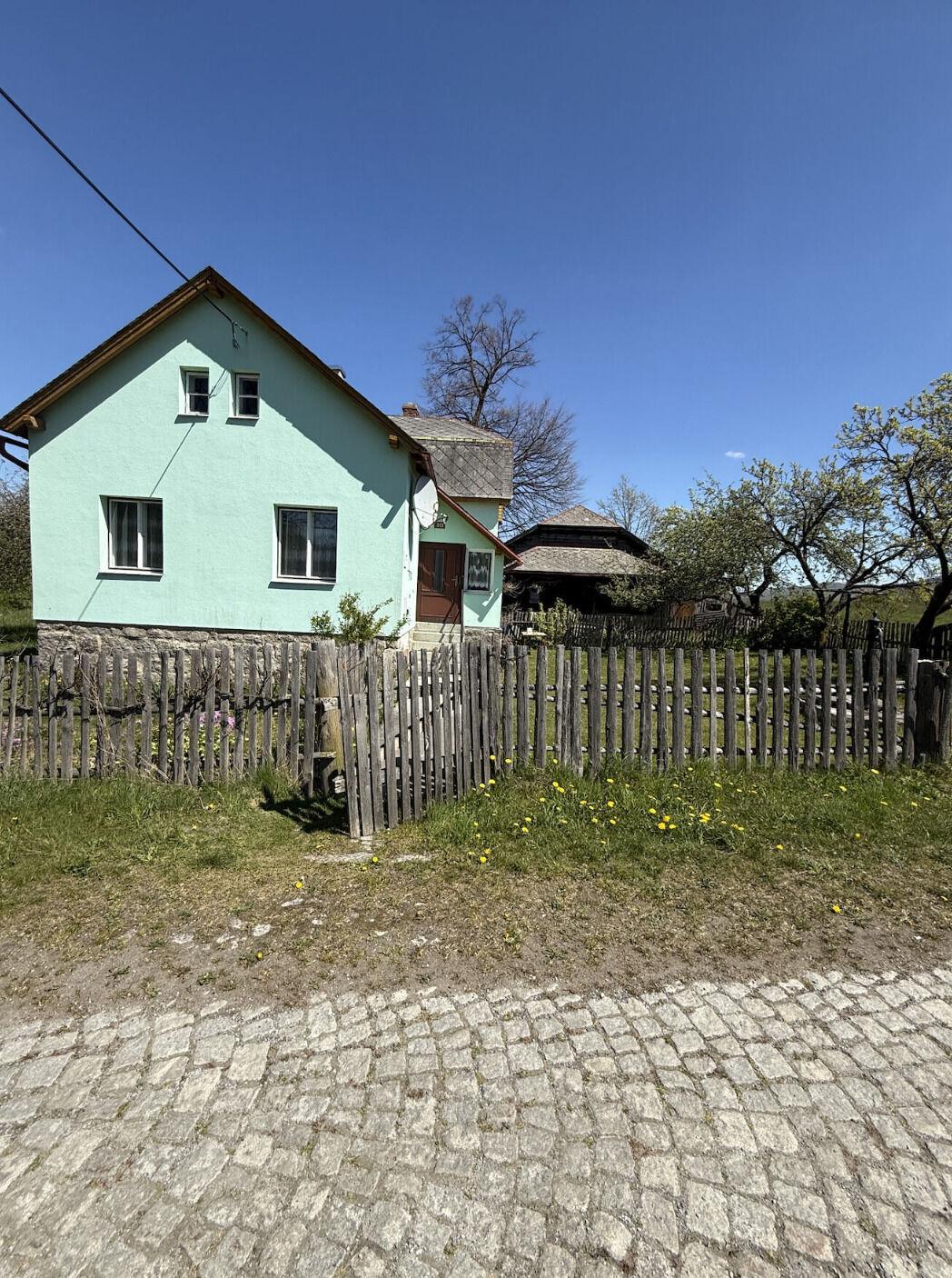 Prodej rodinného domu 101 m², pozemek 2004 m² Vápenná
