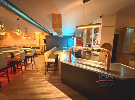 Pronájem - restaurace, 250 m²