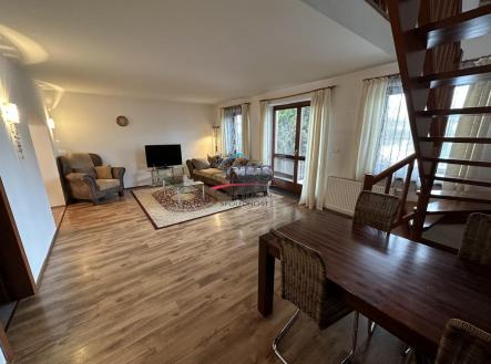 Pronájem domu/vily, 210 m²