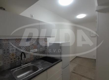 Pronájem bytu, 1+kk, 33 m²