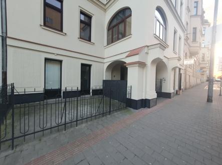 Prodej obchodní prostor, 85 m²