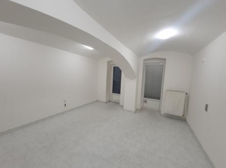 Prodej obchodní prostor, 85 m²