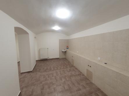 Prodej obchodní prostor, 85 m²