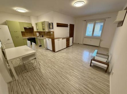 Pronájem bytu, 1+kk, 32 m²