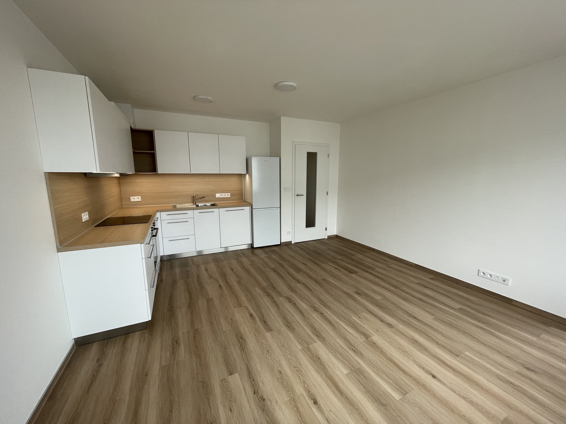 Pronájem nového a prostorného bytu 2+kk s balkonem, CP 56 m², Brno, ulice Jižní