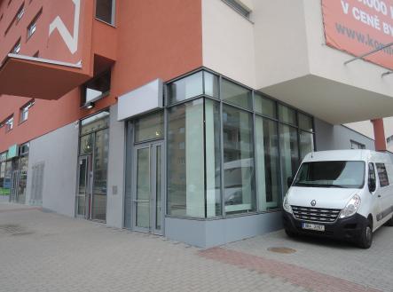 Pronájem obchodní prostor, 82 m²