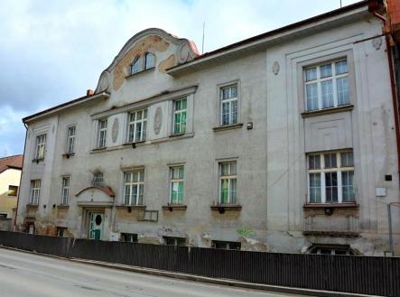 Prodej nájemního domu, 1 260 m²