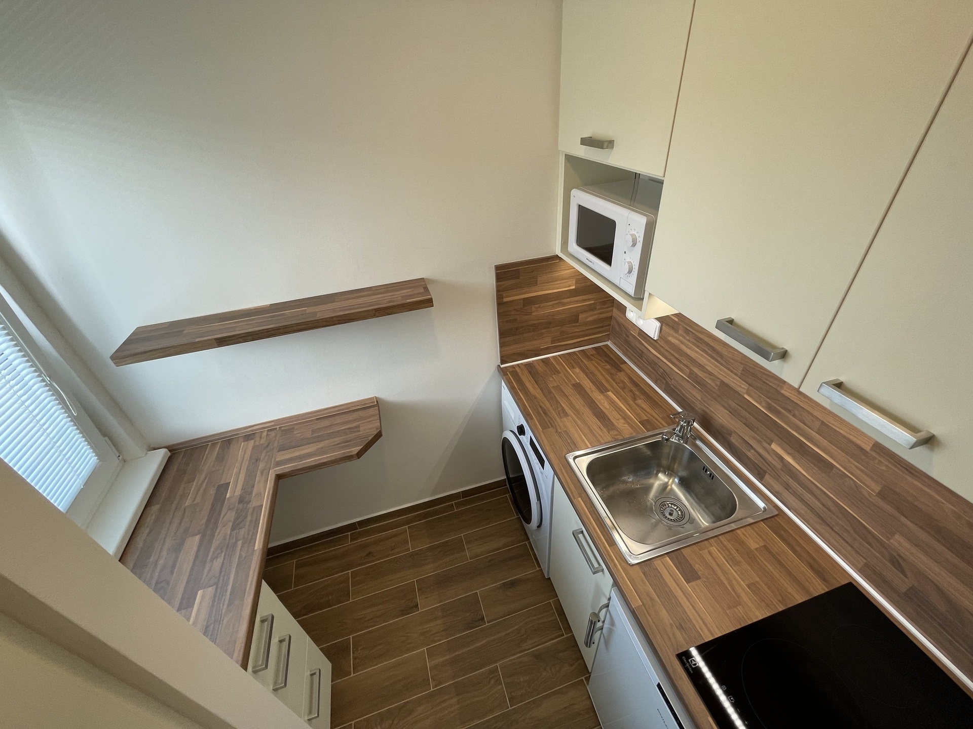 Pronájem částečně zařízeného bytu 1+kk, CP 27 m², Brno - Štýřice